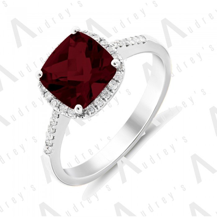 9K WHITE GOLD GARNET RING