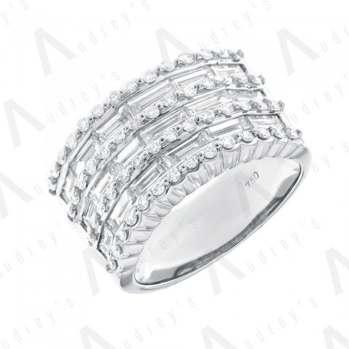 18 KARAT DIAMOND RING