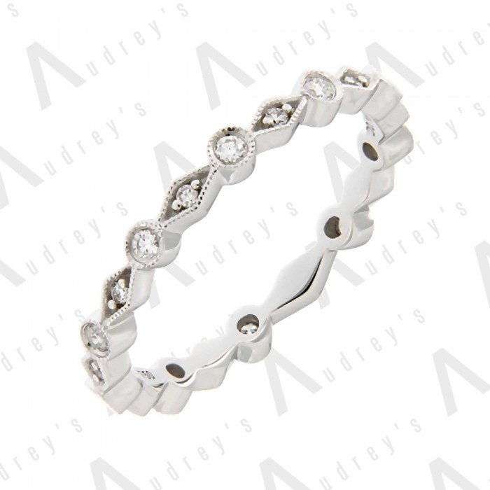 18K WHITE GOLD DIAMOND BAND