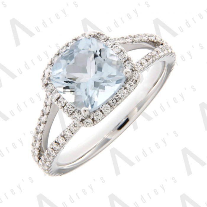 18K WHITE GOLD AQUAMARINE RING