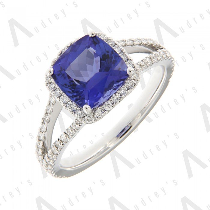 18K WHITE GOLD TANZANITE RING
