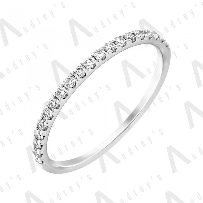 18K WHITE GOLD DIAMOND BAND