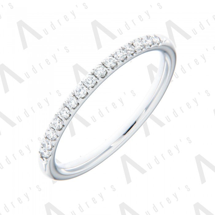 18K WHITE GOLD DIAMOND BAND