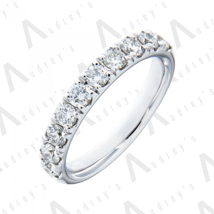 18K WHITE GOLD DIAMOND BAND