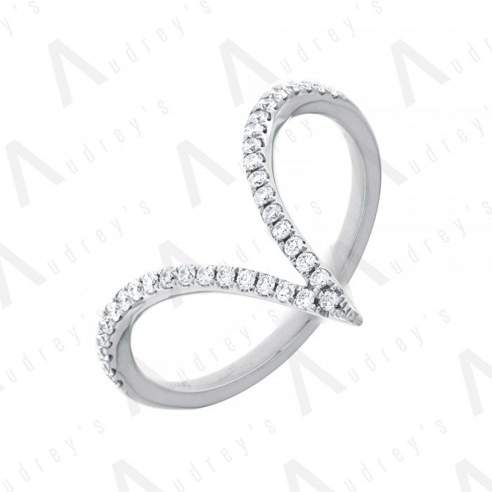 18 KARAT DIAMOND RING