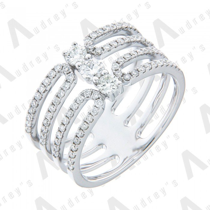 18K WHITE GOLD DIAMOND RING