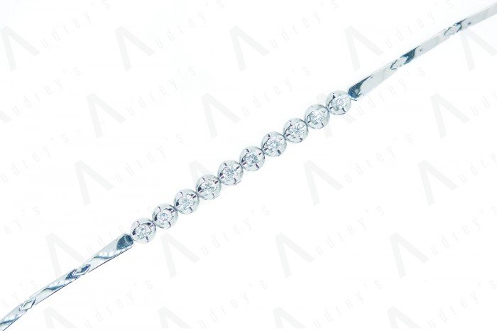18 KARAT DIAMOND BRACELET