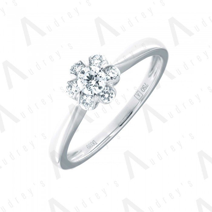 18 KARAT DIAMOND RING