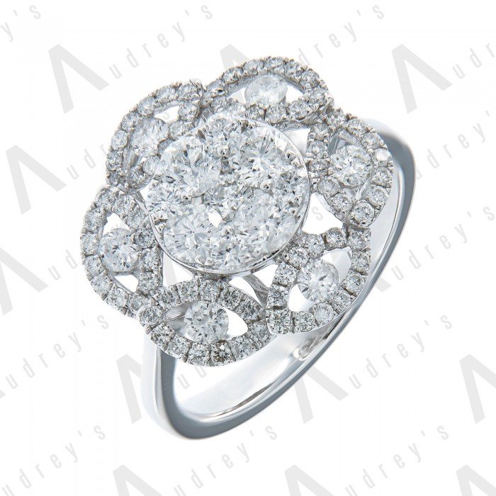 18K WHITE GOLD DIAMOND RING