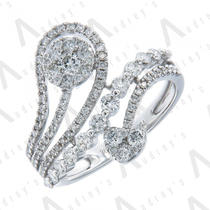 18K WHITE GOLD DIAMOND RING