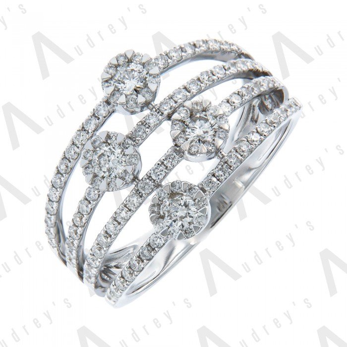 18K WHITE GOLD DIAMOND RING