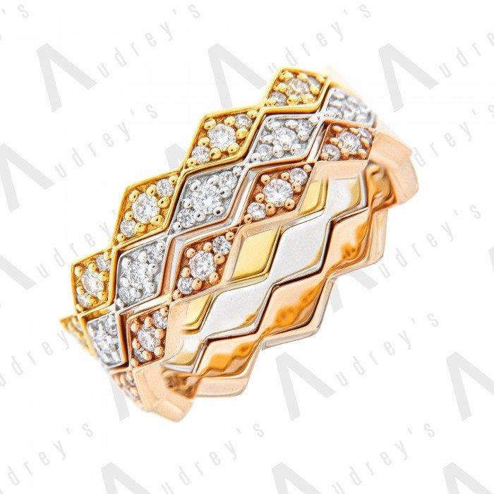 18 KARAT DIAMOND RING