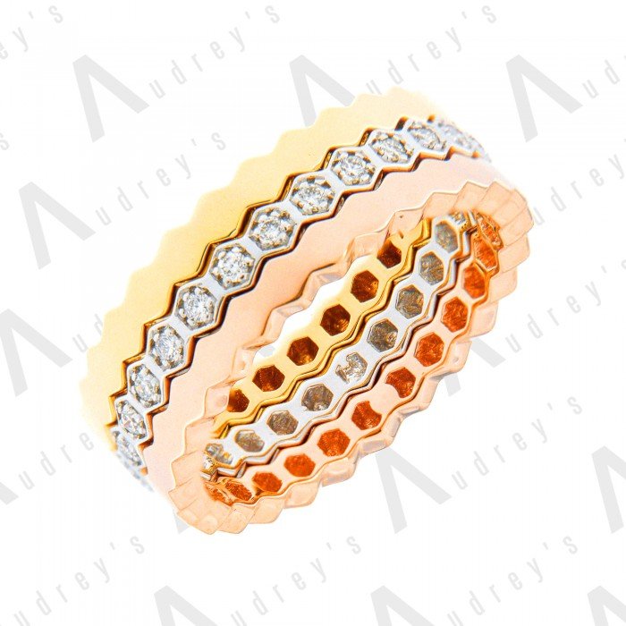 18 KARAT DIAMOND RING
