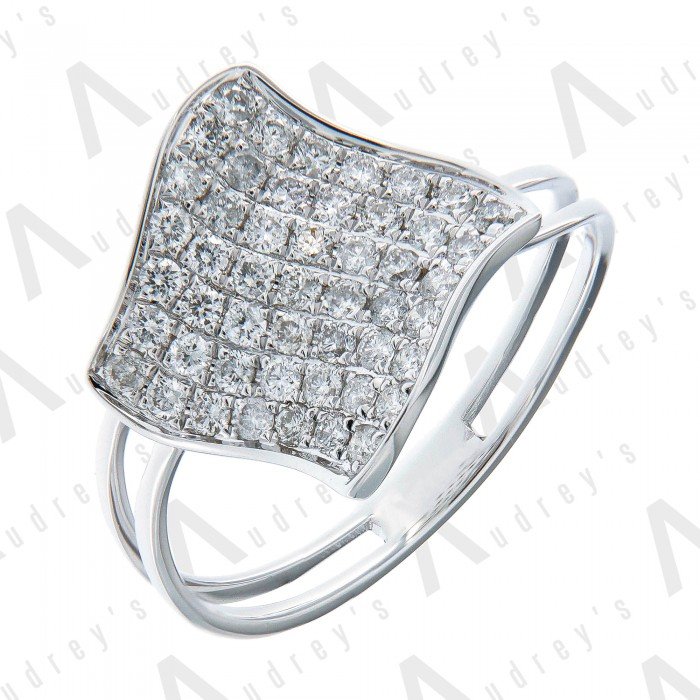 18K WHITE GOLD DIAMOND RING