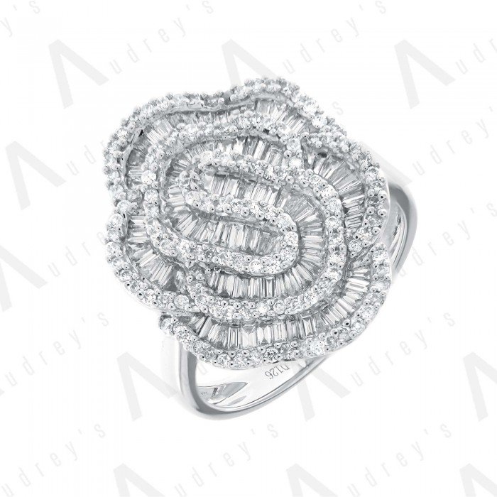 18 KARAT DIAMOND RING