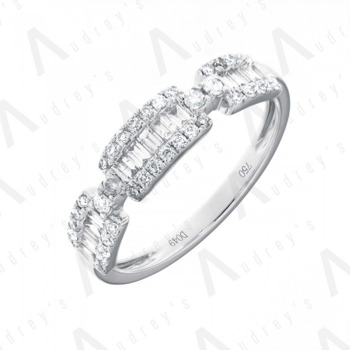 18 KARAT DIAMOND RING
