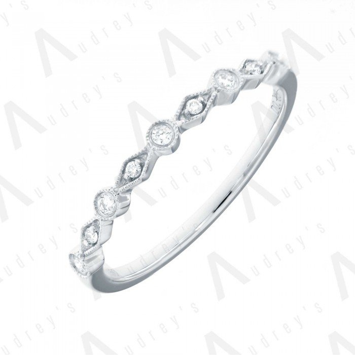 18 KARAT DIAMOND RING