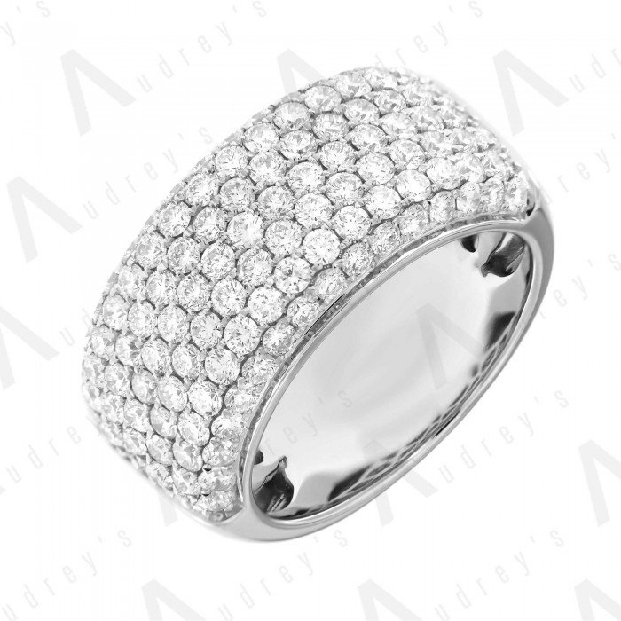 18 KARAT DIAMOND RING