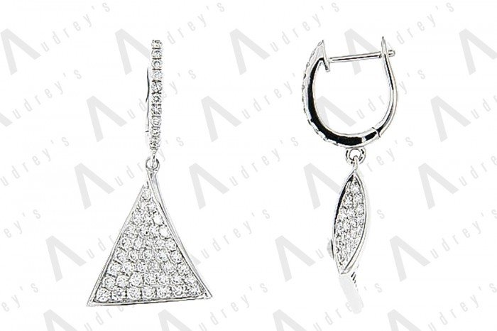 18 KARAT DIAMOND EARRING