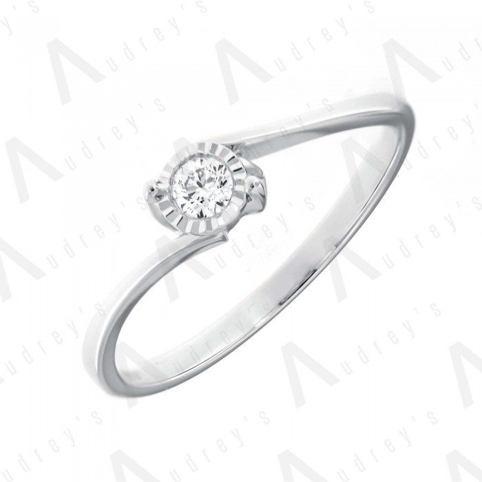 18 KARAT DIAMOND RING