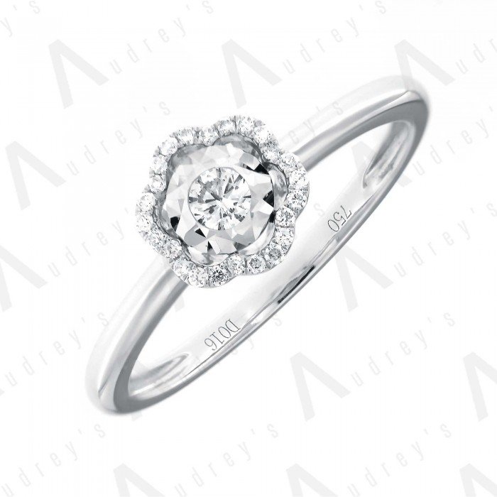 18 KARAT DIAMOND RING