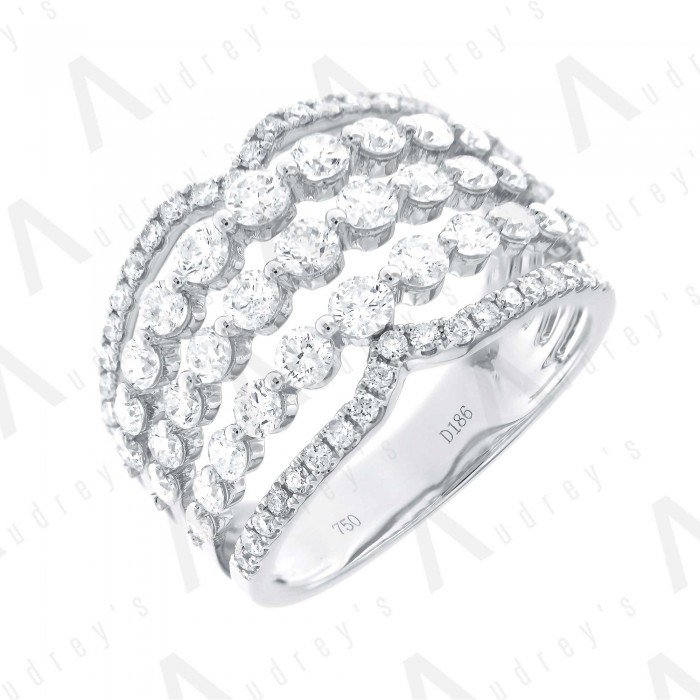 18 KARAT DIAMOND RING