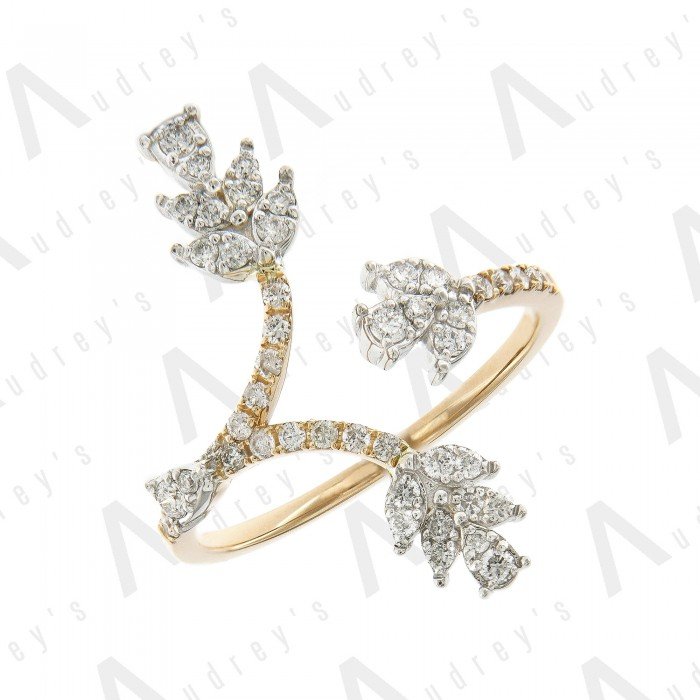 18 KARAT DIAMOND RING