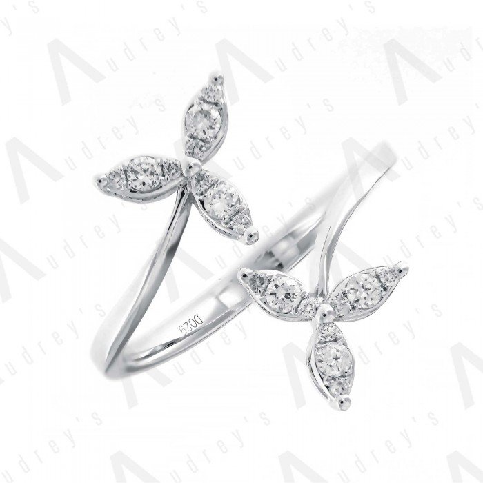 18 KARAT DIAMOND RING