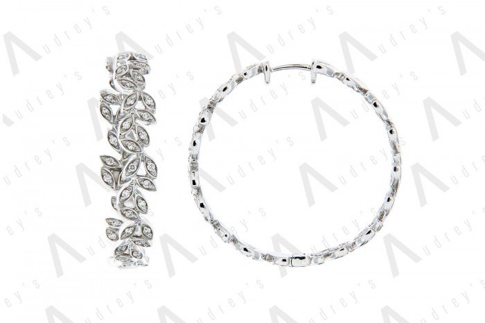 18 KARAT DIAMOND EARRING