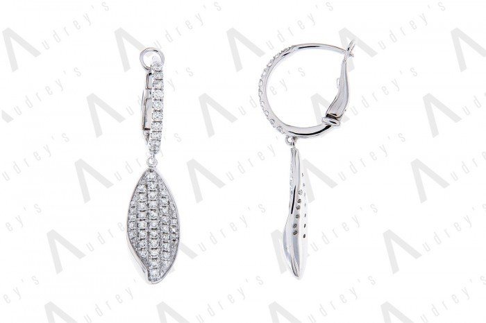 18 KARAT DIAMOND EARRING