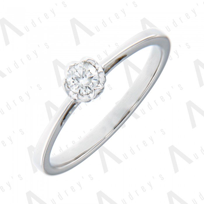 18 KARAT DIAMOND RING