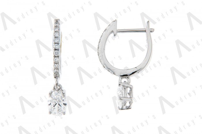 18 KARAT DIAMOND EARRING