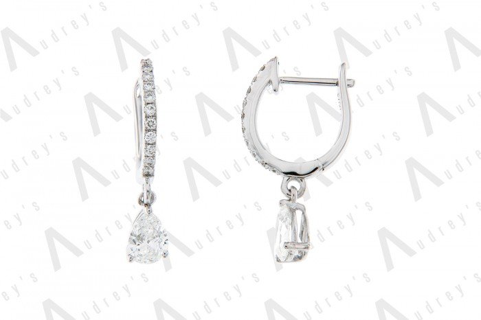 18 KARAT DIAMOND EARRING