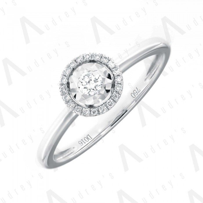 18 KARAT DIAMOND RING