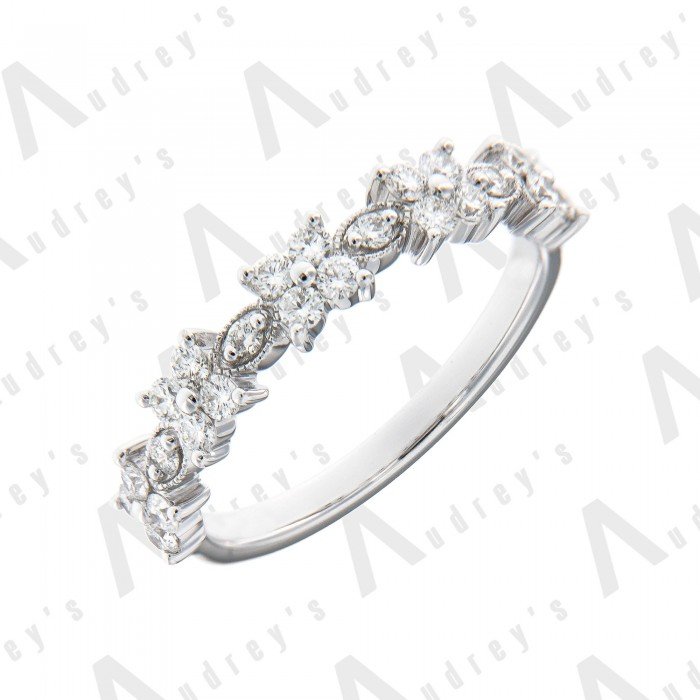 18 KARAT DIAMOND RING