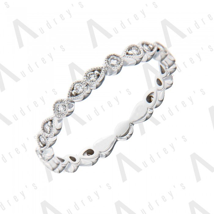 18 KARAT DIAMOND RING
