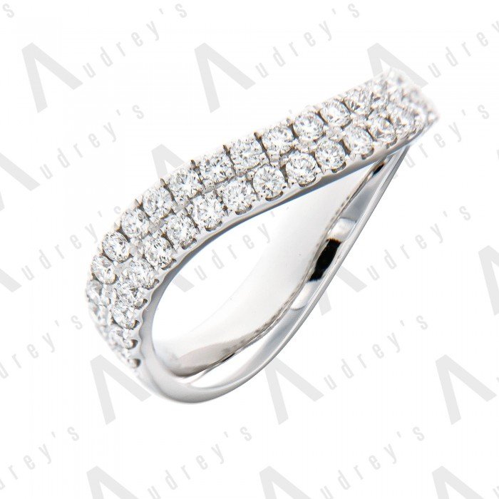 18 KARAT DIAMOND RING