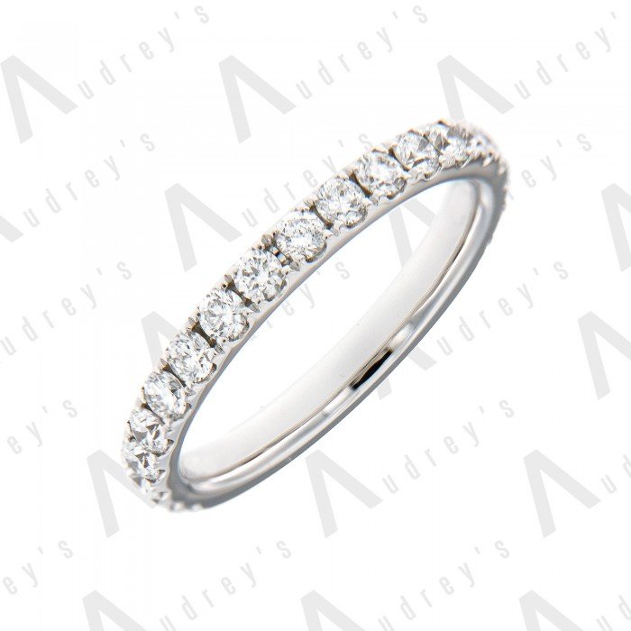 18 KARAT DIAMOND RING BAND