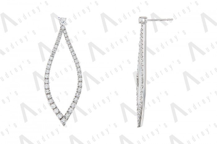 18 KARAT DIAMOND EARRING