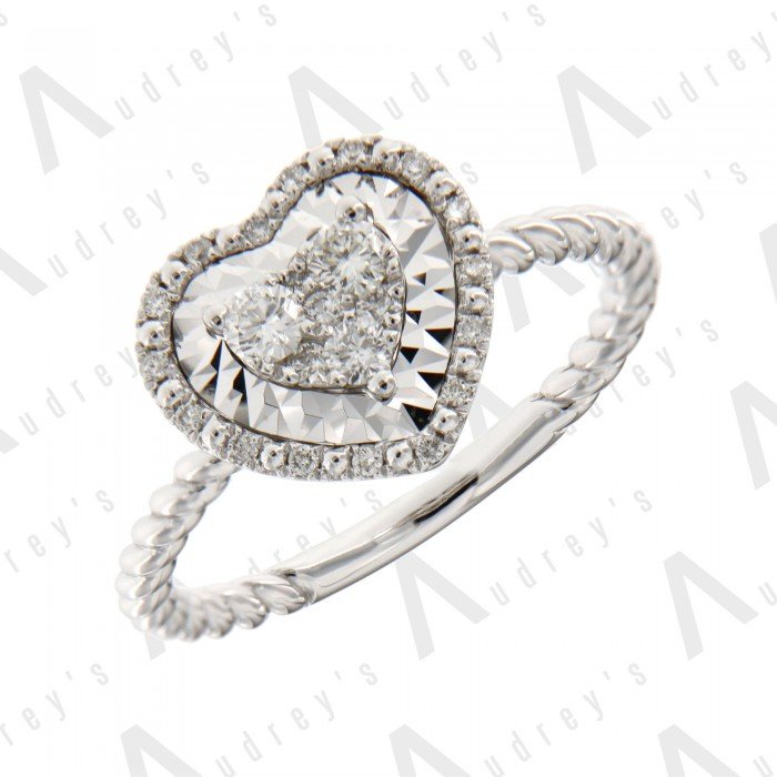 18 KARAT DIAMOND RING