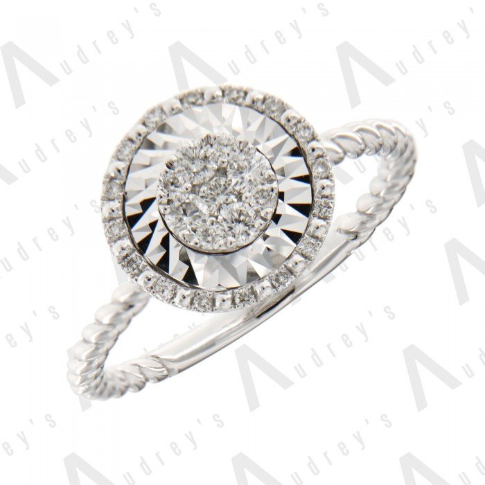 18 KARAT DIAMOND RING