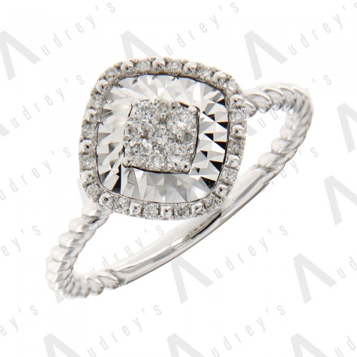 18 KARAT DIAMOND RING
