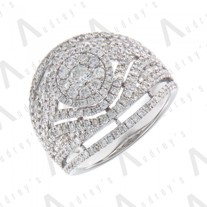 18 KARAT DIAMOND RING