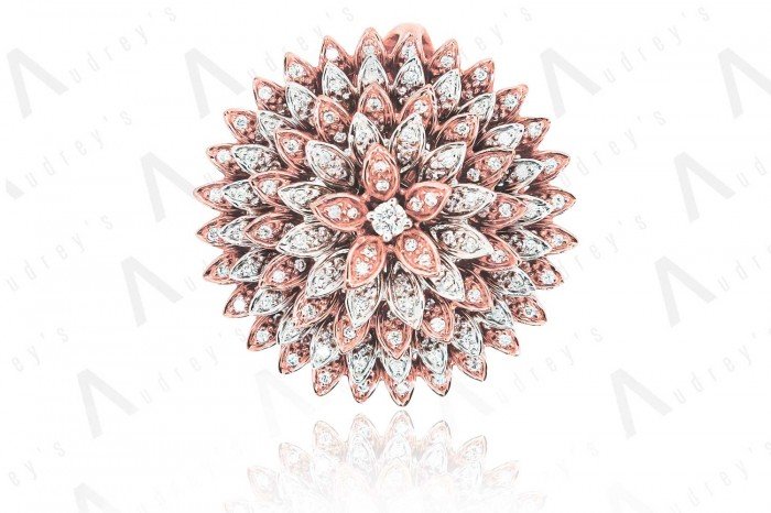 18 KARAT GOLD PENDANT