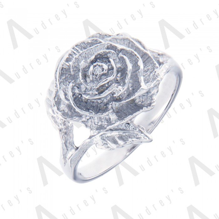 18 KARAT DIAMOND RING