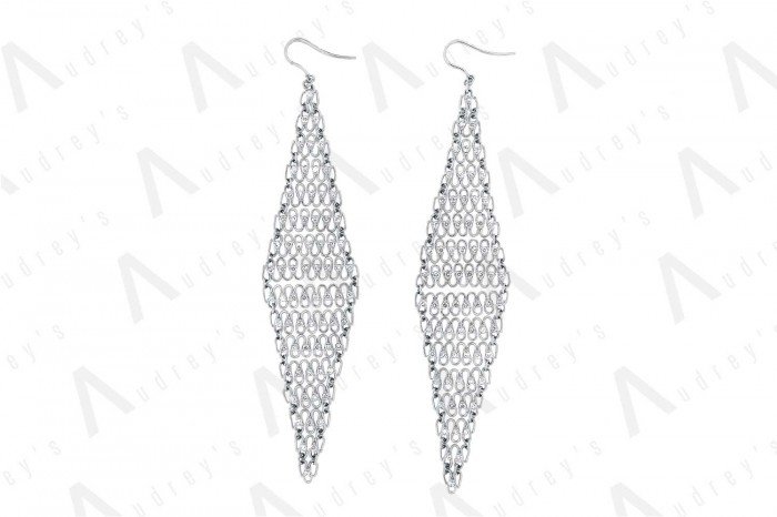 18 KARAT DIAMOND EARRING