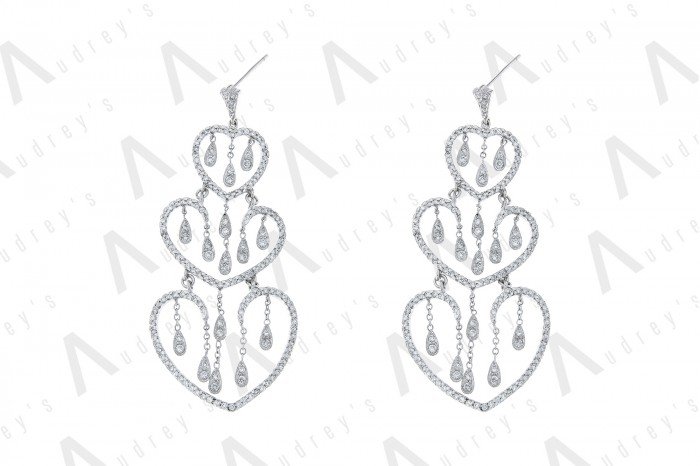 18 KARAT DIAMOND EARRING