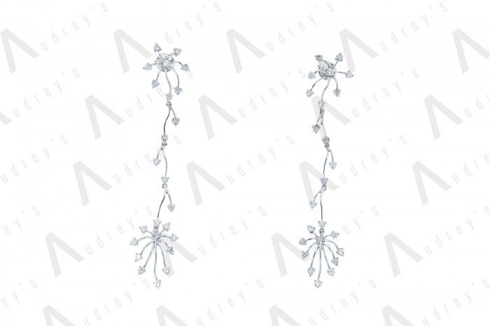 18 KARAT DIAMOND EARRING