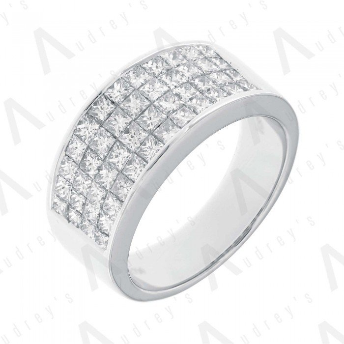 18 KARAT DIAMOND RING