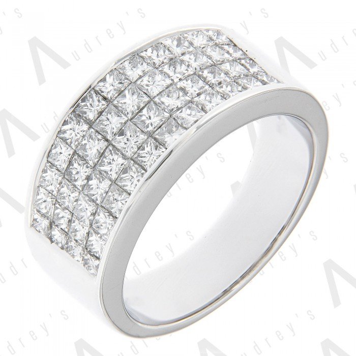 18K WHITE GOLD DIAMOND RING